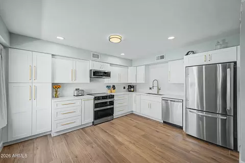 4925 N 73rd St #16, Scottsdale, AZ 85251
