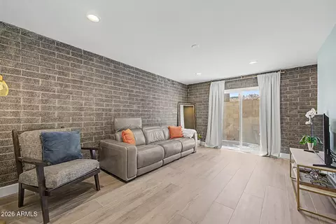 4925 N 73rd St #16, Scottsdale, AZ 85251