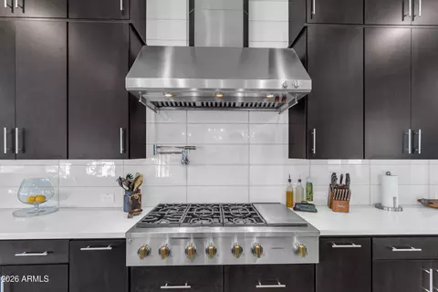 Kitchen - 10545 E Thorite Ave, Mesa, AZ 85212 photo 5 of 10