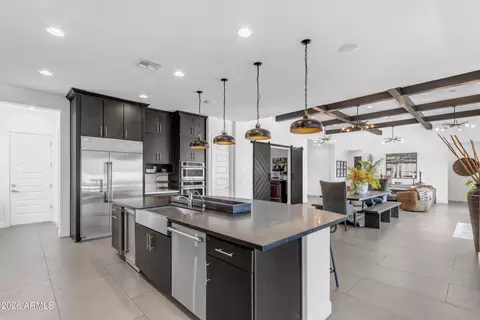 Kitchen - 10545 E Thorite Ave, Mesa, AZ 85212 photo 8 of 10