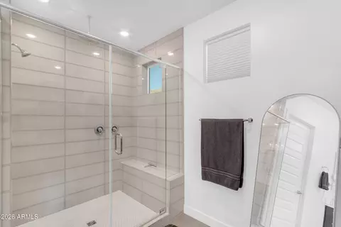 Bath - 10545 E Thorite Ave, Mesa, AZ 85212 photo 5 of 7