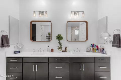 Bath - 10545 E Thorite Ave, Mesa, AZ 85212 photo 2 of 7