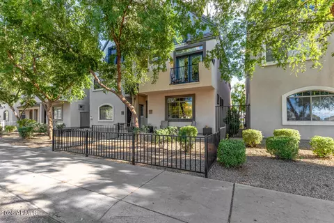 2847 E Pinchot Ave, Phoenix, AZ 85016