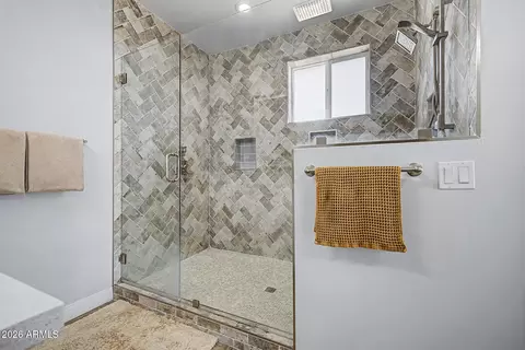Bath - 5242 E Cambridge Ave, Phoenix, AZ 85008 photo 4 of 9