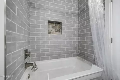 Bath - 5242 E Cambridge Ave, Phoenix, AZ 85008 photo 9 of 9