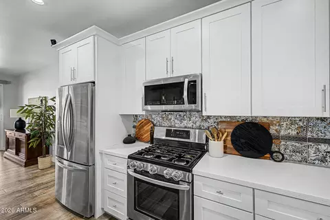 Kitchen - 5242 E Cambridge Ave, Phoenix, AZ 85008 photo 4 of 7