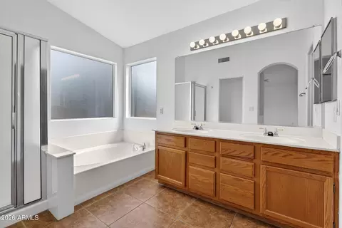 Bath - 1542 E Stanford Ave, Gilbert, AZ 85234 photo 1 of 5