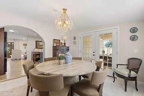Dining - 2811 E Corrine Dr, Phoenix, AZ 85032 photo 2 of 3