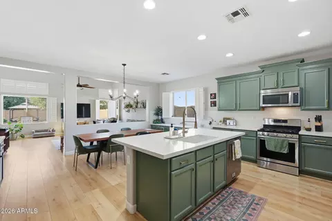 Kitchen - 3274 E Isaiah Ct, Gilbert, AZ 85298 photo 3 of 4