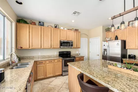 Kitchen - 9834 E Irwin Cir, Mesa, AZ 85209 photo 3 of 4