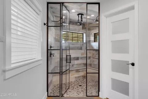 Bath - 133 W Pershing Ave, Phoenix, AZ 85029 photo 5 of 9