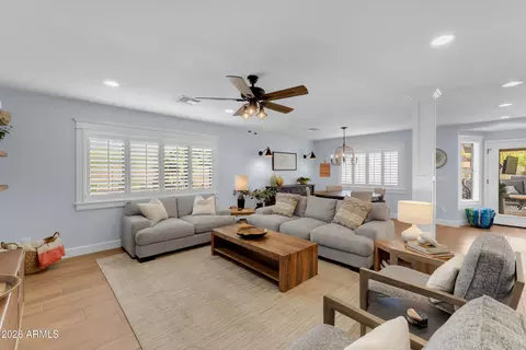 Living - 133 W Pershing Ave, Phoenix, AZ 85029 photo 3 of 4