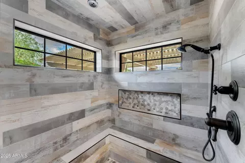 Bath - 133 W Pershing Ave, Phoenix, AZ 85029 photo 6 of 9