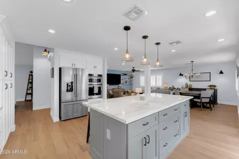 Kitchen - 133 W Pershing Ave, Phoenix, AZ 85029 photo 6 of 9