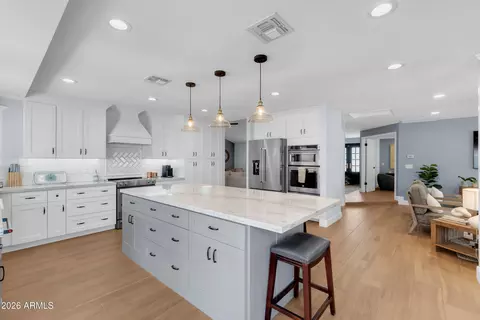 Kitchen - 133 W Pershing Ave, Phoenix, AZ 85029 photo 4 of 9