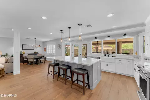 Kitchen - 133 W Pershing Ave, Phoenix, AZ 85029 photo 9 of 9