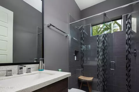 Bath - 4343 E Marion Way, Phoenix, AZ 85018 photo 5 of 5