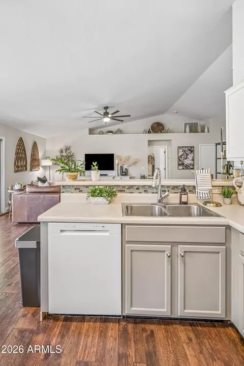 Kitchen - 2082 E San Tan Ct, Gilbert, AZ 85296 photo 3 of 4
