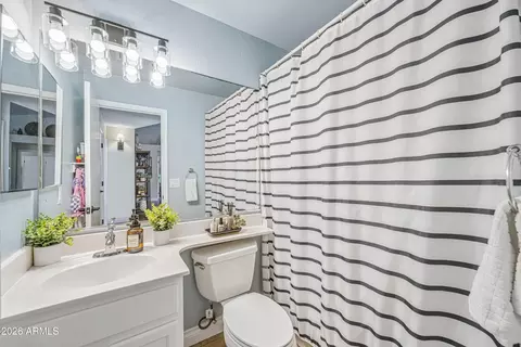 Bath - 2082 E San Tan Ct, Gilbert, AZ 85296 photo 2 of 2