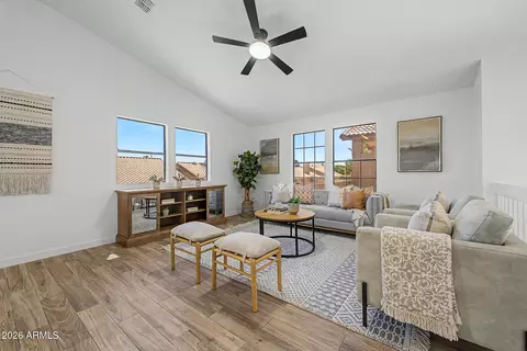 4021 E Amberwood Dr, Phoenix, AZ 85048