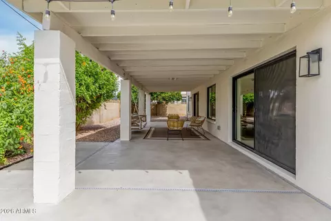 Exterior - 102 W Echo Ln, Phoenix, AZ 85021 photo 4 of 8