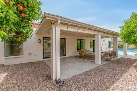 Exterior - 102 W Echo Ln, Phoenix, AZ 85021 photo 5 of 8