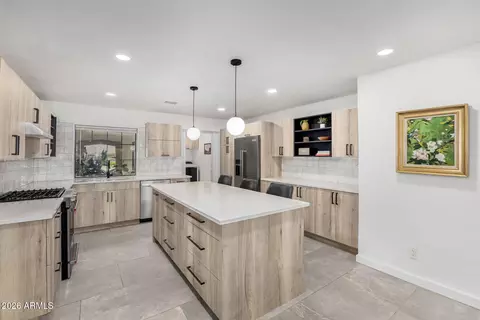 Kitchen - 102 W Echo Ln, Phoenix, AZ 85021 photo 1 of 4