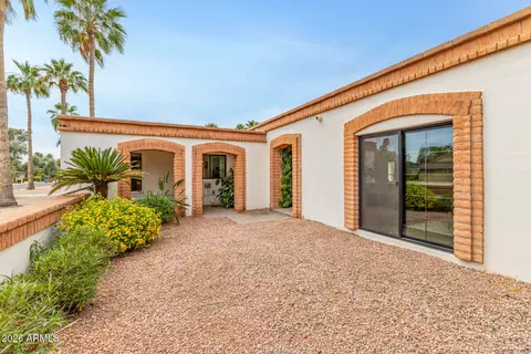 Exterior - 102 W Echo Ln, Phoenix, AZ 85021 photo 2 of 8