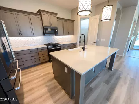 Kitchen - 3956 E Arabian Dr, Gilbert, AZ 85296 photo 3 of 4