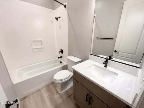 Bath - 3956 E Arabian Dr, Gilbert, AZ 85296 photo 3 of 5