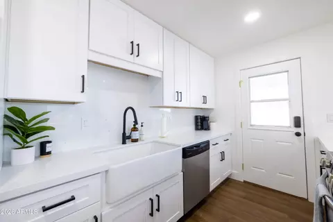 Kitchen - 216 E Washington Ave, Gilbert, AZ 85234 photo 4 of 5
