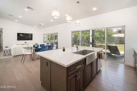 Kitchen - 4738 N 24th Pl, Phoenix, AZ 85016 photo 2 of 4