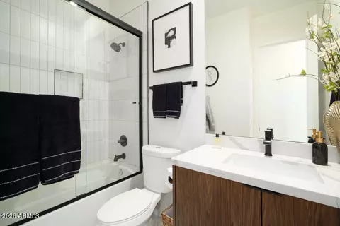 Bath - 4126 E Campbell Ave, Phoenix, AZ 85018 photo 5 of 6