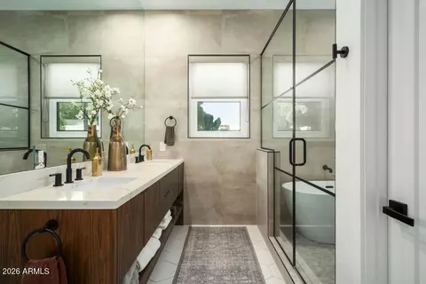 Bath - 4126 E Campbell Ave, Phoenix, AZ 85018 photo 1 of 6