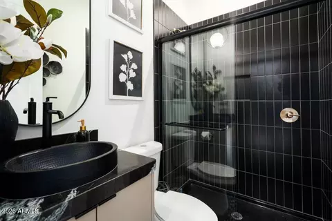 Bath - 4126 E Campbell Ave, Phoenix, AZ 85018 photo 6 of 6