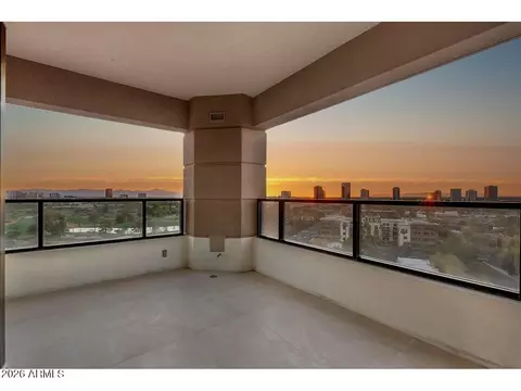 Exterior - 1040 E Osborn Rd #1004, Phoenix, AZ 85014 photo 1 of 22