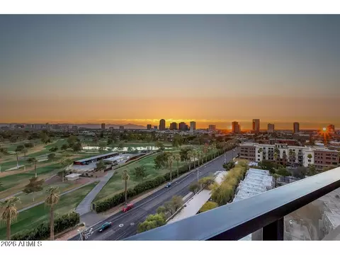 View/Area - 1040 E Osborn Rd #1004, Phoenix, AZ 85014 photo 2 of 10