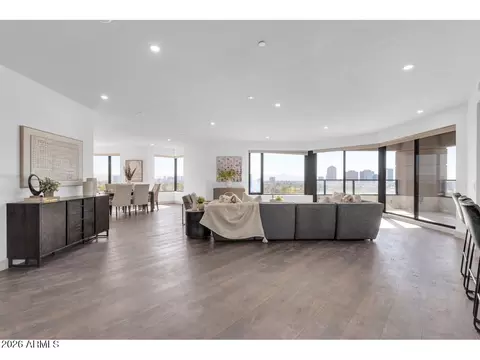 Living - 1040 E Osborn Rd #1004, Phoenix, AZ 85014 photo 12 of 13