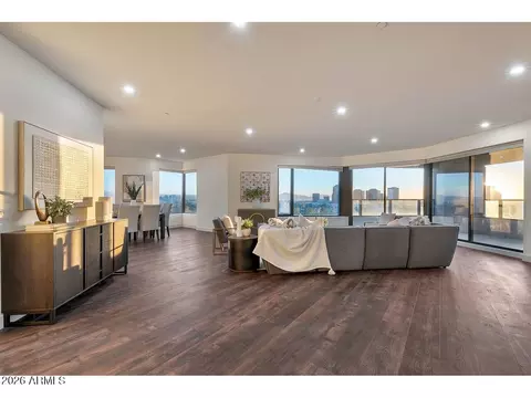 Living - 1040 E Osborn Rd #1004, Phoenix, AZ 85014 photo 7 of 13