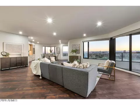 Living - 1040 E Osborn Rd #1004, Phoenix, AZ 85014 photo 5 of 13
