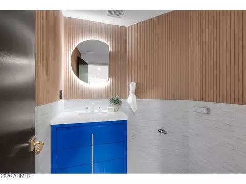 Bath - 1040 E Osborn Rd #1004, Phoenix, AZ 85014 photo 7 of 7