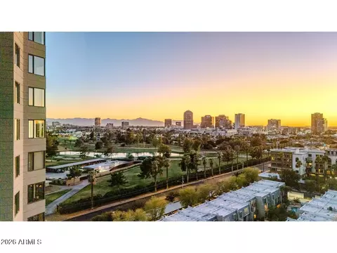 View/Area - 1040 E Osborn Rd #1004, Phoenix, AZ 85014 photo 4 of 10