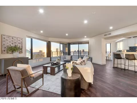 Living - 1040 E Osborn Rd #1004, Phoenix, AZ 85014 photo 6 of 13