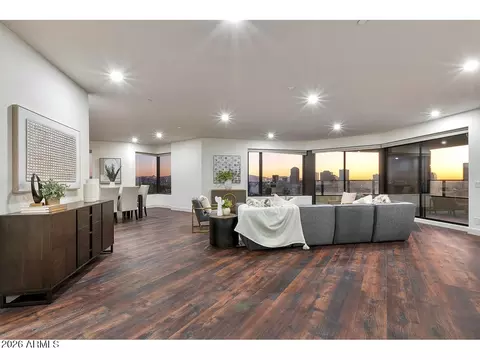 Living - 1040 E Osborn Rd #1004, Phoenix, AZ 85014 photo 4 of 13