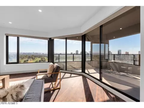 Living - 1040 E Osborn Rd #1004, Phoenix, AZ 85014 photo 9 of 13