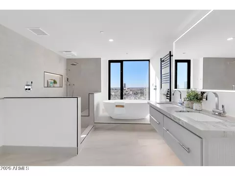 Bath - 1040 E Osborn Rd #1004, Phoenix, AZ 85014 photo 5 of 7