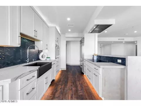 Kitchen - 1040 E Osborn Rd #1004, Phoenix, AZ 85014 photo 5 of 5