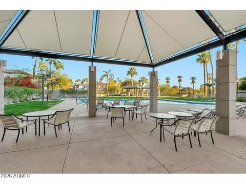 Exterior - 1040 E Osborn Rd #1004, Phoenix, AZ 85014 photo 20 of 22