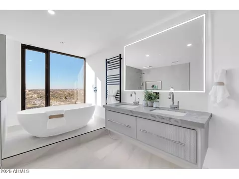 Bath - 1040 E Osborn Rd #1004, Phoenix, AZ 85014 photo 4 of 7