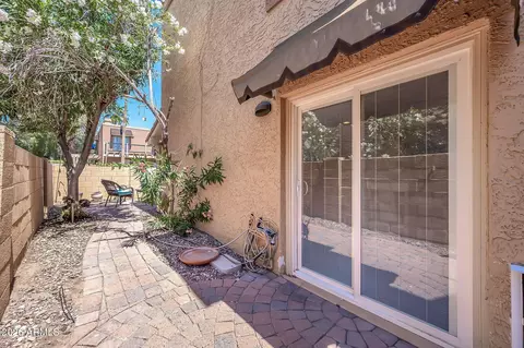 Exterior - 731 E North Ln #2, Phoenix, AZ 85020 photo 2 of 4